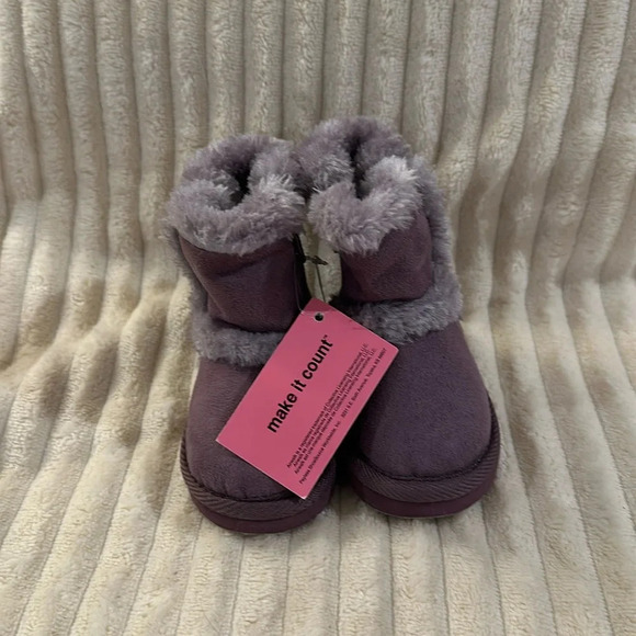 Airwalk Myra - NWT - Toddler Girls winter suede boots. Size 2 - Picture 1 of 6